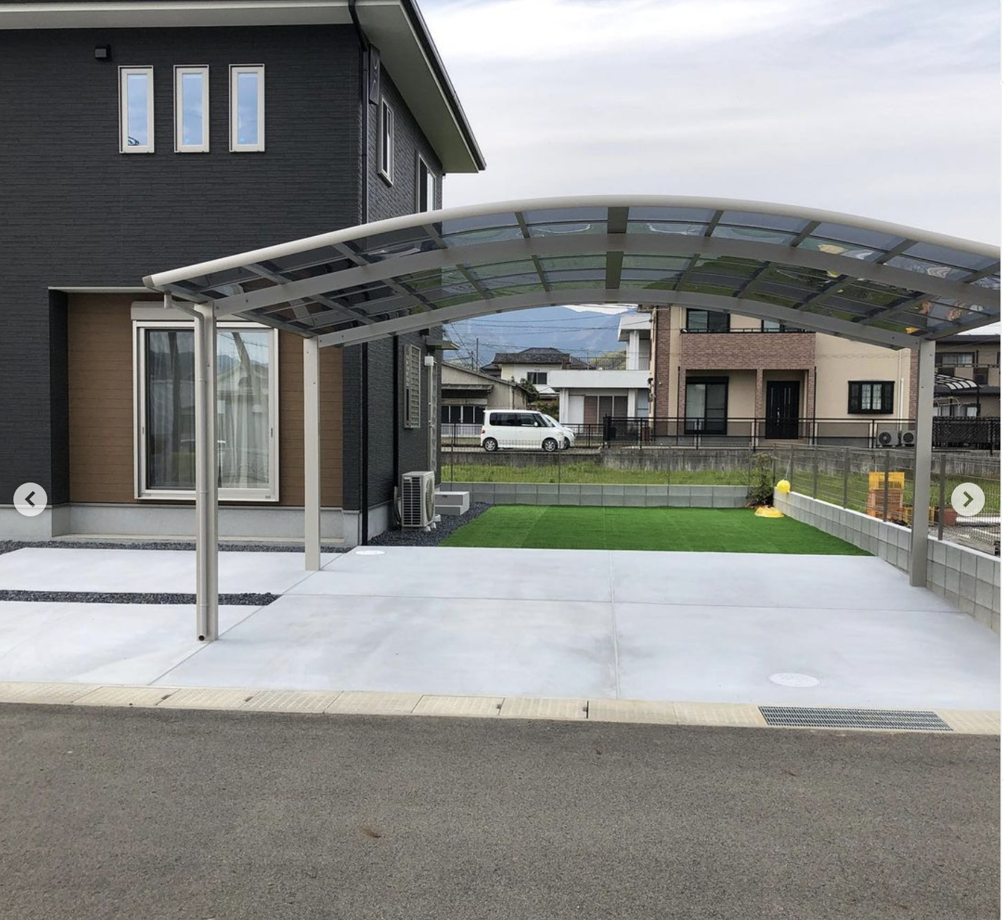 <h2>新築外構工事</h2><p>玄関アプローチ、門まわり、駐車スペースなど外構一式をお客様のイメージとご要望に合わせてプランニングいたします。建物本体との調和、周囲の景観への配慮、使い勝手の良さをおさえた上で、お客様のライフスタイルにあった計画をご提案します。</a>